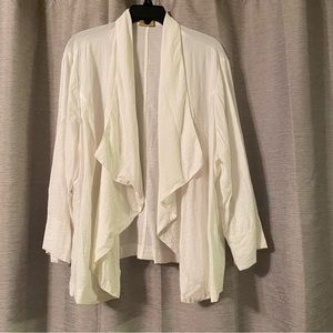Ruby Rd flutter sleeve top~White~fits like a Women’s Large~NO SIZE TAG